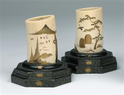 Paar Ziervasen aus Elfenbein - Asiatische Kunst