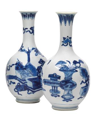 A pair of blue-and-white vases - Arte asiatica