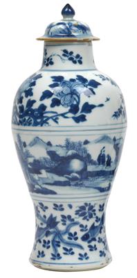 A blue-and-white vase with cover - Arte asiatica
