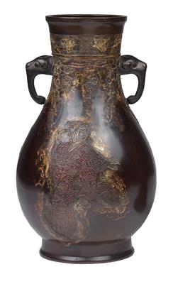 A bronze vase with three geishas - Asian art