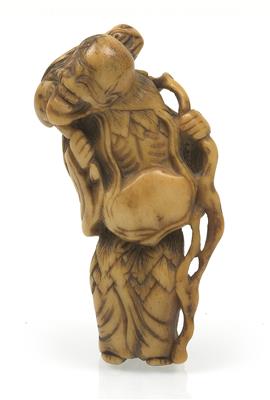 A stag antler netsuke of Gama Sennin - Asian art