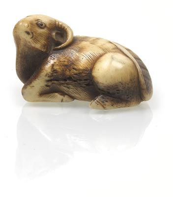A stag antler netsuke of an ox at rest - Asian art