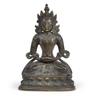 A bronze figure of Buddha Amitayus - Asian art
