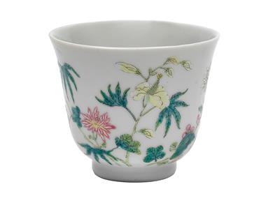 A famille rose cup - Asian art