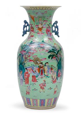 A famille rose vase - Asian art