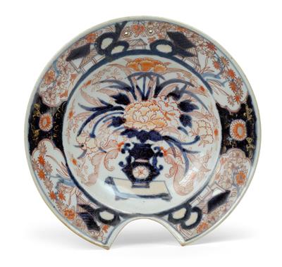 An Imari shaving bowl, Japan, 18th cent. - Asian art