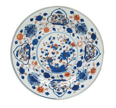 An Imari plate, China, Kangxi period - Asian art