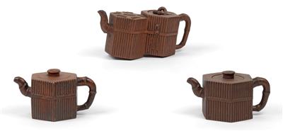Two hexagonal Zisha teapots, 1 double teapot, China, Yixing, late Qing dynasty - Asian art