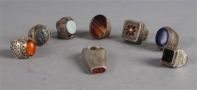 8 verschiedene Ringe, - Antiquariato