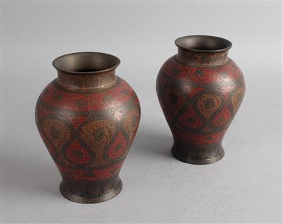 Paar Vasen, - Asiatische Kunst