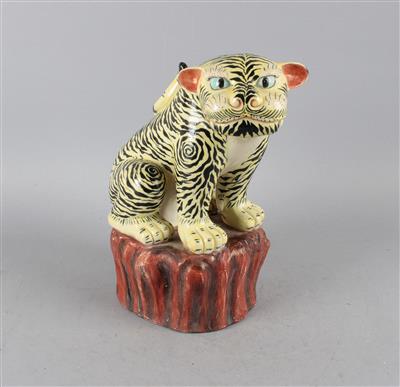 Tiger im Kakiemon-Stil, - Asiatische Kunst