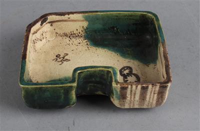 Oribe Mukozuke Schale, - Asiatische Kunst