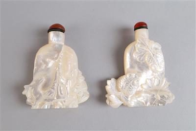 2 Perlmutt Snuff Bottles, - Starožitnosti