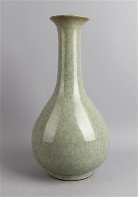 Guan glasierte Vase, - Asiatische Kunst