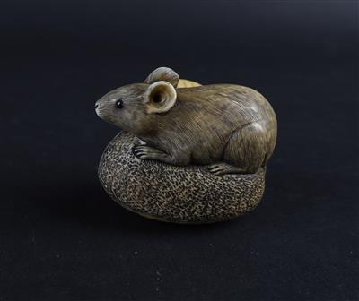 Netsuke einer Ratte mit zwei Haselnüssen, - Antiquariato