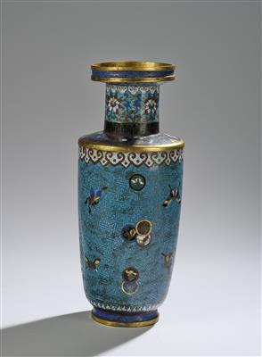 A Cloisonné Rouleau Vase, China, Jiaqing Period (1796-1820), - Asijské umění