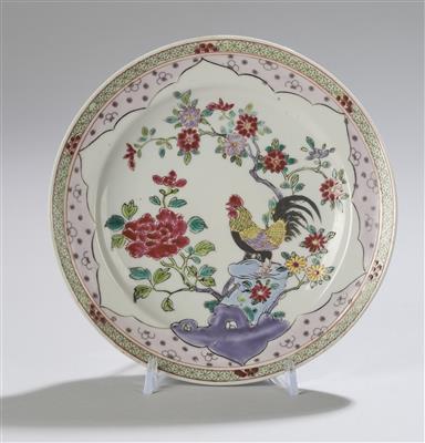 A ‘Famille Rose’ Plate, China, Qing Dynasty, - Asijské umění