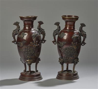 A Pair of Bronze Vases, Japan, Meiji Period, - Asijské umění