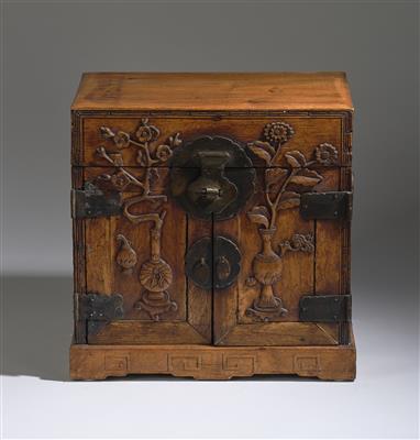 A Table Cabinet (Guanpixiang), China, 17th/18th Century, - Arte Asiatica