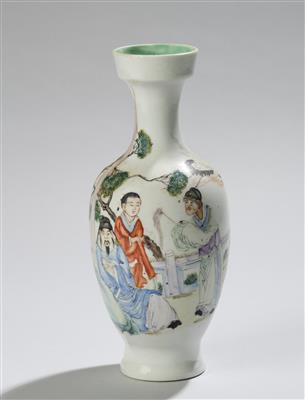 Vase, China, Vierzeichen Marke Qianlong, Republik Periode, - Asiatische Kunst