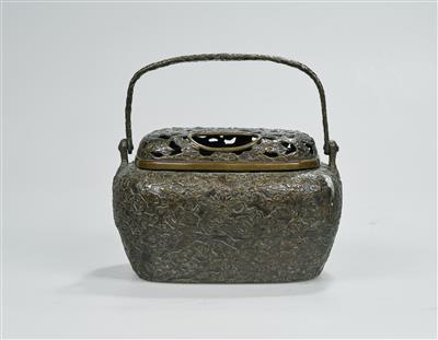 Bronze-Handwärmer, China, Sechszeichen Marke Xuande, 19. Jh., - Asian Art