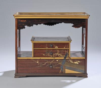 Kleines Tisch-Lackkabinett, Japan, Meiji/Taisho Zeit, - Asiatische Kunst