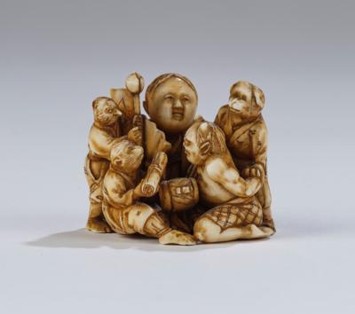 Netsuke einer Gruppe, signiert, Japan, Meiji Zeit (1868-1912), - Asiatische Kunst