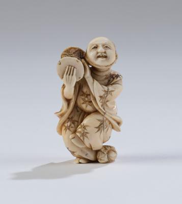 Netsuke eines Tänzers mit Trommel, Japan, Meiji Zeit (1868-1912), - Asijské umění