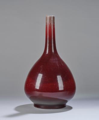 Ochsenblut glasierte Flaschenvase, China, 18./19. Jh., - Asiatische Kunst