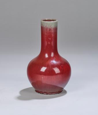 Ochsenblut glasierte Vase, China, 19. Jh., - Asiatische Kunst