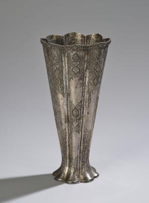Persische Silber Vase, 1. Drittel 20. Jh., - Asiatische Kunst