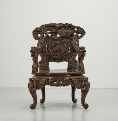 Drachen und Phönix-Armlehnstuhl, China, späte Qing Dynastie, - Asiatische Kunst