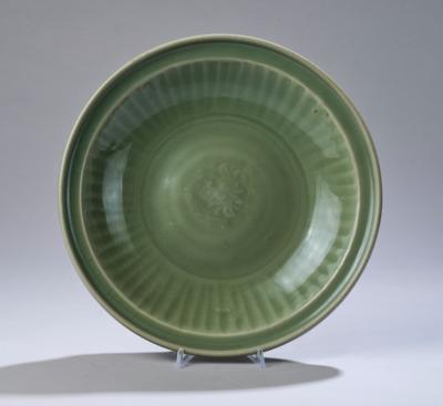 Longquan Seladon glasierte Schale, China, Ming Dynastie, 16./17. Jh., - Asian Art