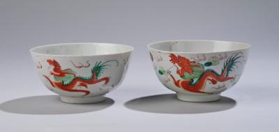 Zwei Schalen mit Drachen und Phönix Dekor, China, 19. Jh., - Asiatische Kunst