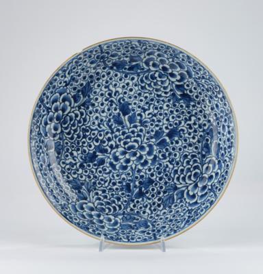 Blau-weißer Teller, China, 18./19. Jh., - Asian Art