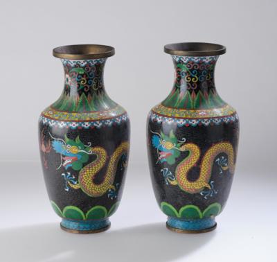 Paar Cloisonné Vasen, China, späte Qing Dynastie, - Arte Asiatica