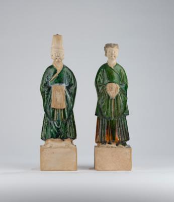 Zwei tlw. Sancai glasierte Figuren, China, - Asian Art