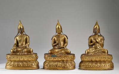 Drei große Repoussé Lamas der Gelupga Schule, Tibet, 18. Jh., - Arte Asiatica