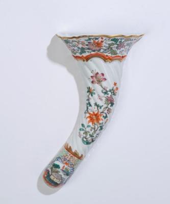 Famille rose Wandvase, China, rote Marke Qianlong, 20. Jh., - Asiatische Kunst