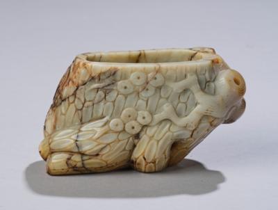 Jade Schale in Form eines Baumstumpfs, China, 17./18. Jh., - Asiatische Kunst