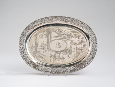 Ovales Silbertablett auf vier Füßchen, China für den Export, Hungchong  &  Co, Shanghai Ende 19./Anf. 20. Jh., - Arte Asiatica