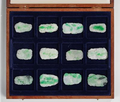 12 Jade-Plaketten, China, 20. Jh., - Asiatische Kunst