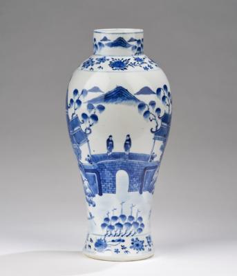 Blau-weiße Vase, China, Vierzeichen-Marke Kangxi, 19. Jh., - Asiatische Kunst