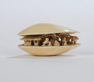 Geöffnete Muschel aus Elfenbein, - Asiatische Kunst