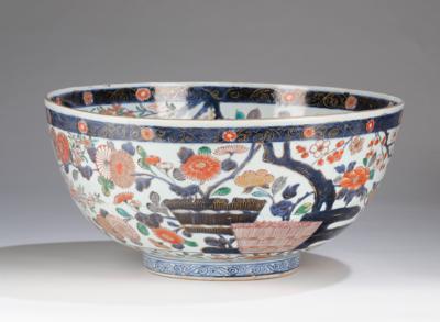 Große Imari Schüssel, Ende 17./Anf. 18. Jh., - Asiatische Kunst