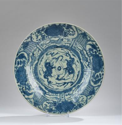 Großer blau-weißer Swatow Teller, China, späte Ming Dynastie, - Arte Asiatica