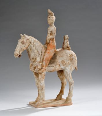 Pferd mit Reiterin und Hündchen, China, Tang Dynastie (618-906), - Arte Asiatica