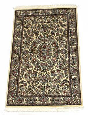 Zentralpersischer Knüpfteppich ca. 221 x 139 cm, - Teppiche für Einrichter und Sammler