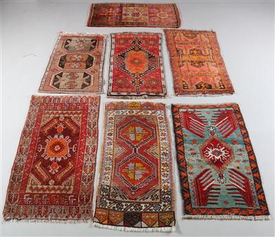 Konvolut Yastik, - Teppiche für Einrichter und Sammler