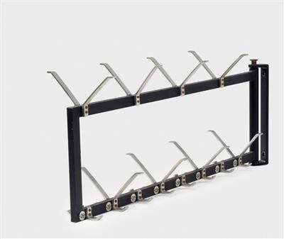 A swivelling clothes rack, - Design